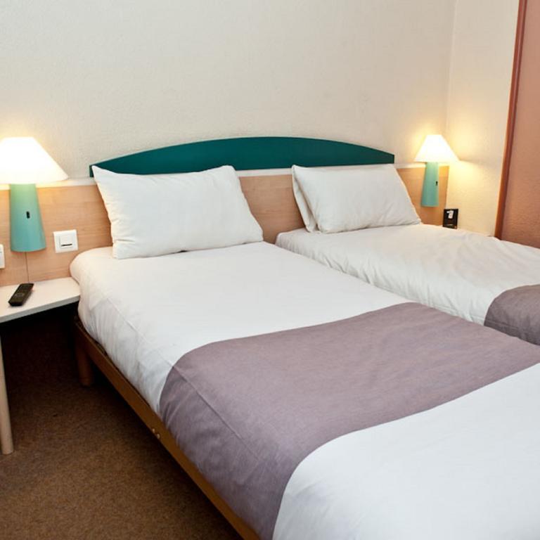 Egg Hotel Gonesse Bagian luar foto