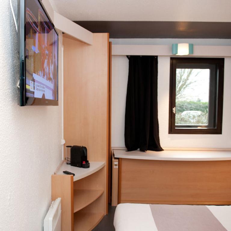Egg Hotel Gonesse Bagian luar foto