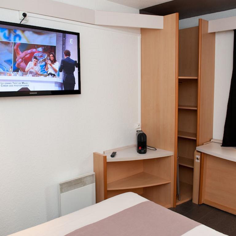 Egg Hotel Gonesse Bagian luar foto
