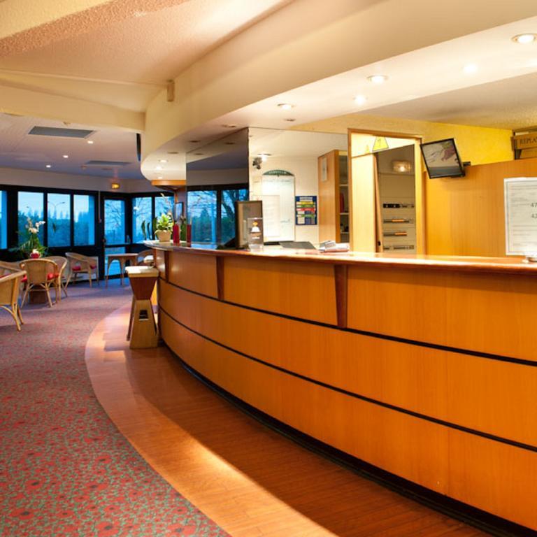 Egg Hotel Gonesse Bagian luar foto