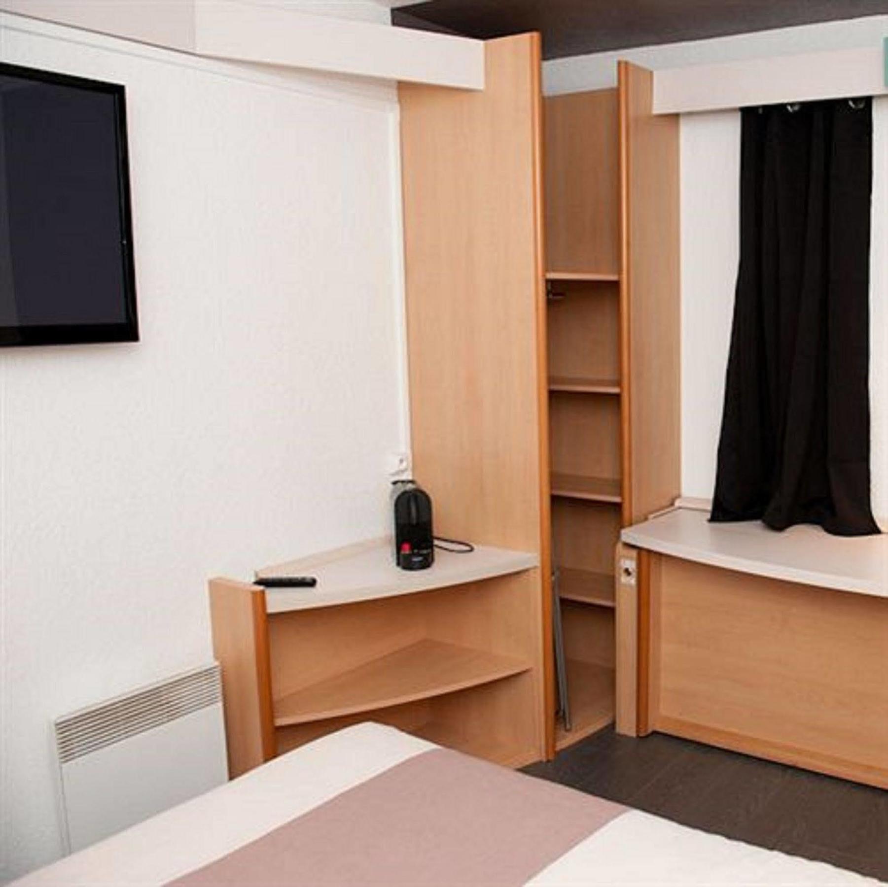 Egg Hotel Gonesse Bagian luar foto