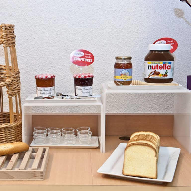 Egg Hotel Gonesse Bagian luar foto